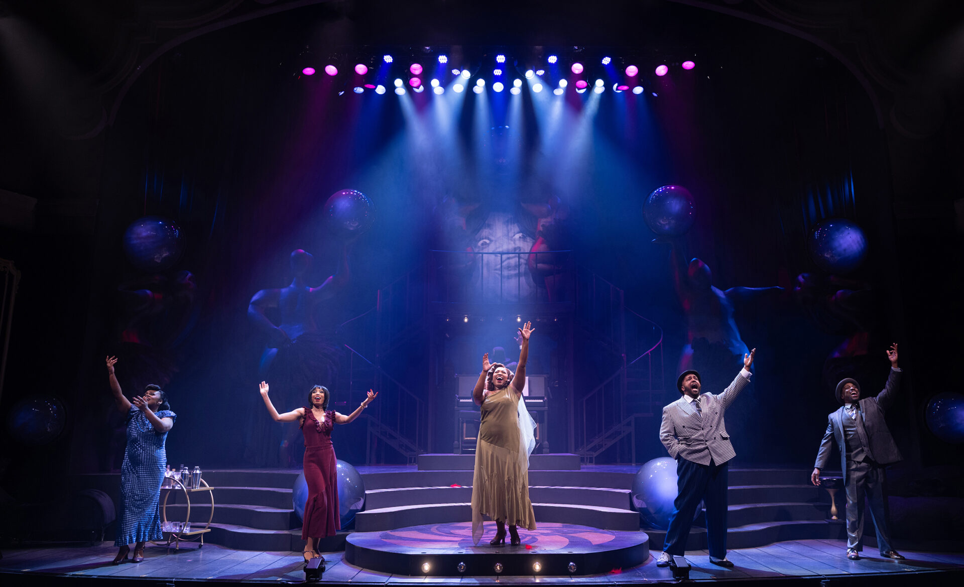 Photo gallery image 1